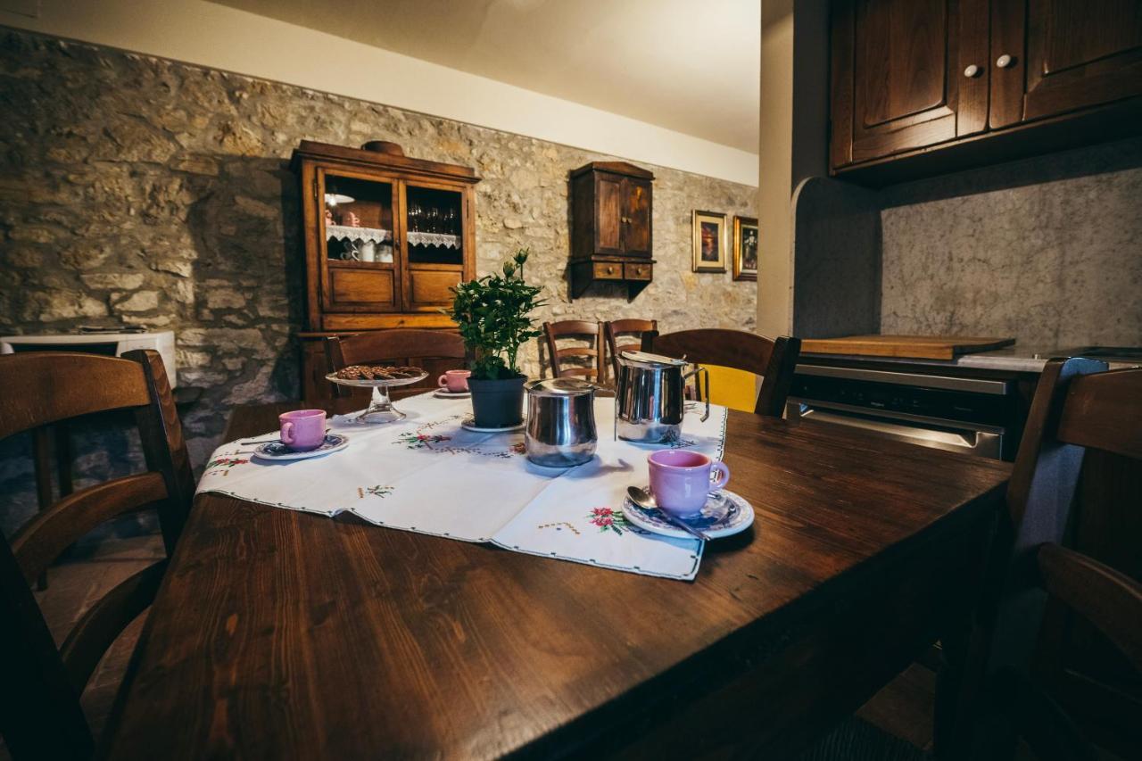 Casa Vacanza La Pozza Molazzana Buitenkant foto